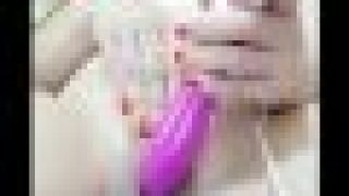 Jilbab Merah Dengan Vibrator