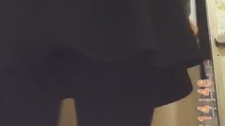 Ngintip Pipis Baju Belang Hitam