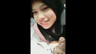 Jilbab Hitam BJ Di Mobil