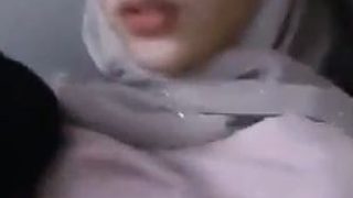 Video Sex Jilbab Pink Cantik Sange di Kamar Mandi