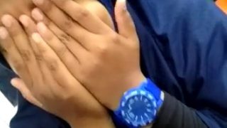 Jilbab Biru Malu Malu