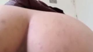 Ngewe pacar memek sempit pink mulus di lantai