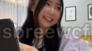 MsBreew cosplay murid SMA