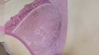 The wife’s friend entered the wrong room, was fucked until a cumshot entered her vagina.mp4