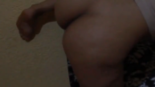 Ayah Tiriku Bercinta Sampai Dia Kencing