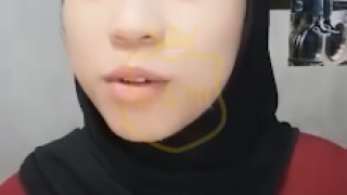Jilbab Yunita Lepas Bra